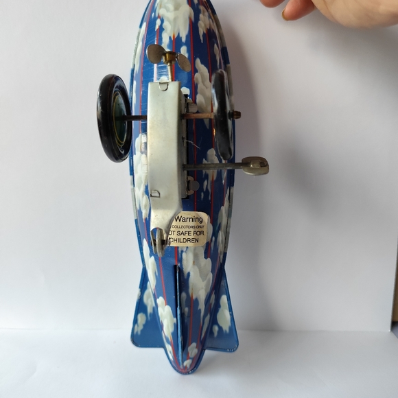 Vintage Schylling Stealth Zeppelin Tin Wind Up Toy - Picture 8 of 11